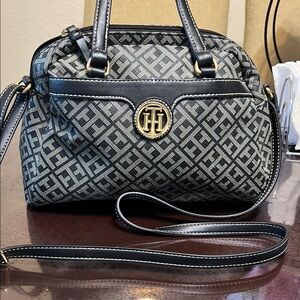 Tommy Hilfiger Women's Crossbody Bag
